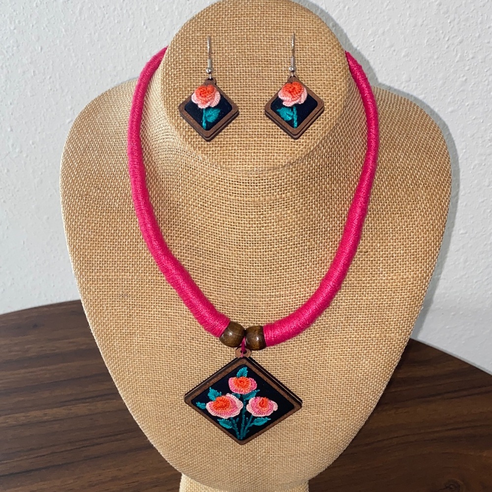 Handcrafted Floral Pendant Necklace and Earring Set - Picture 13 of 14